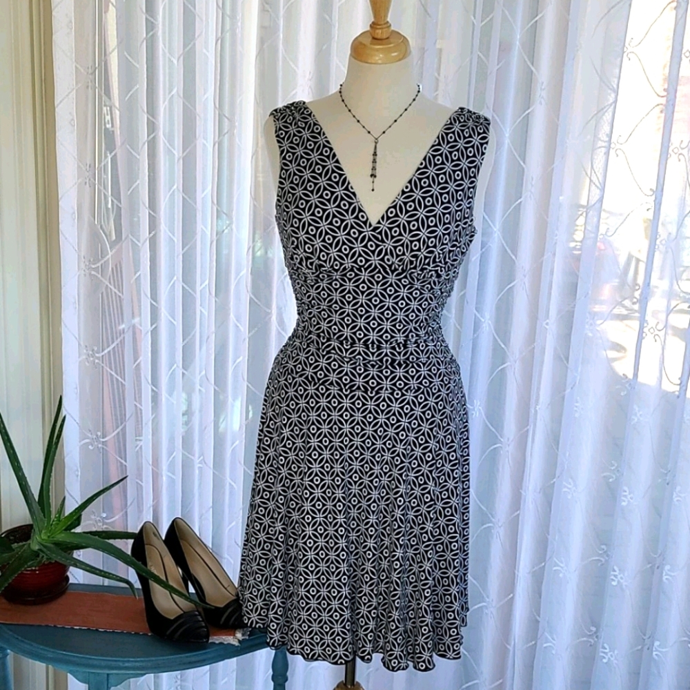 Byer sleeveless pullover dress.